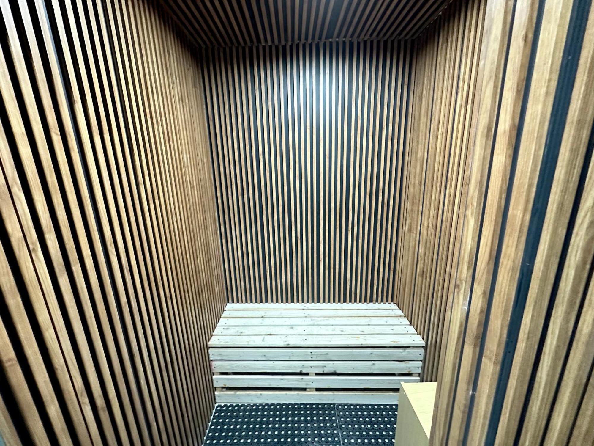 The Victory Hotel Doha Exterior foto